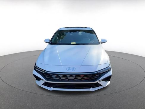 Used 2025 Hyundai Elantra SEL image 4