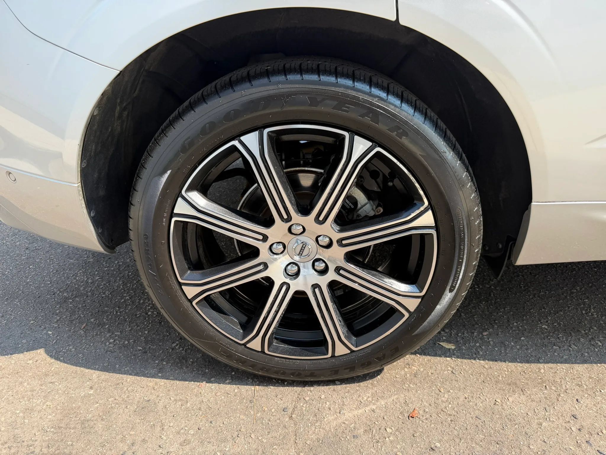 Used 2019 Volvo XC60 T5 Inscription w/ Protection Package Premier FWD image 33