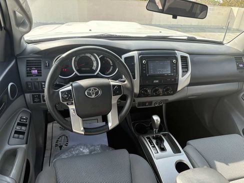 Used 2014 Toyota Tacoma PreRunner image 24