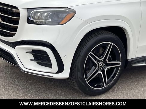 New 2026 Mercedes-Benz GLS 450 4MATIC image 9
