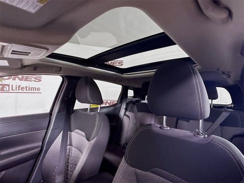 Certified 2025 Nissan Kicks SV w/ SV Premium Package image 11