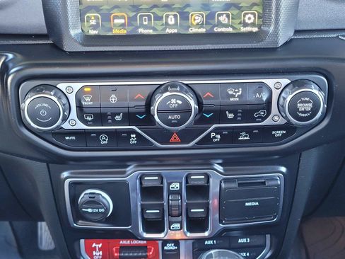 Used 2022 Jeep Gladiator Mojave w/ LED Lighting Group AWD/4WD image 27