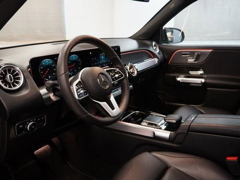 Used 2020 Mercedes-Benz GLB 250 4MATIC image 7