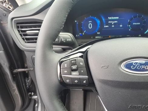 Certified 2022 Ford Escape Titanium w/ Class II Trailer Tow Package AWD/4WD image 19