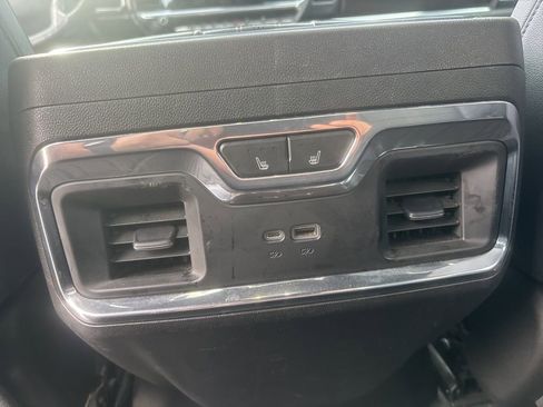 Used 2024 Chevrolet Silverado 1500 High Country image 11