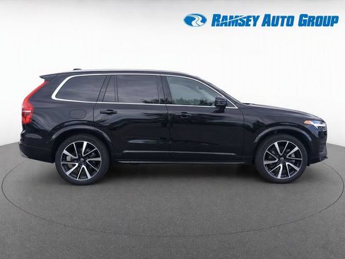 Used 2022 Volvo XC90 T6 Momentum w/ Climate Package AWD/4WD image 8