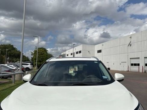 Used 2022 Nissan Rogue SV w/ SV Premium Package image 1