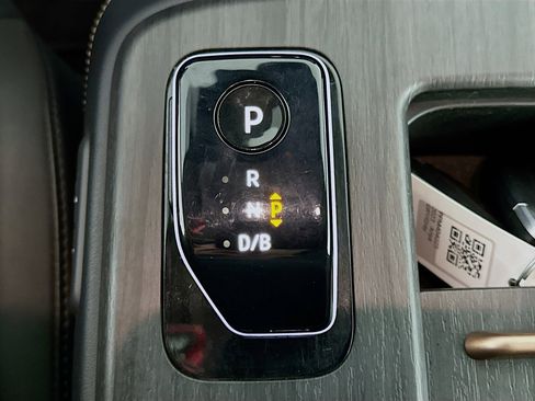 Used 2023 Nissan Ariya FWD image 25