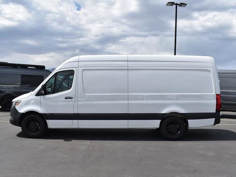 New 2025 Mercedes-Benz Sprinter 2500 image 3
