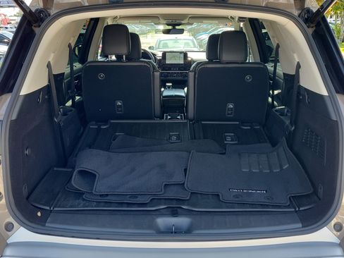 Certified 2024 Nissan Pathfinder Platinum FWD image 7