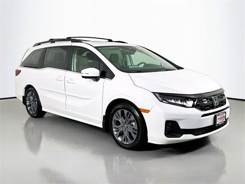 Certified 2026 Honda Odyssey Touring image 16