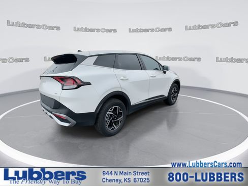 Used 2024 Kia Sportage LX image 8