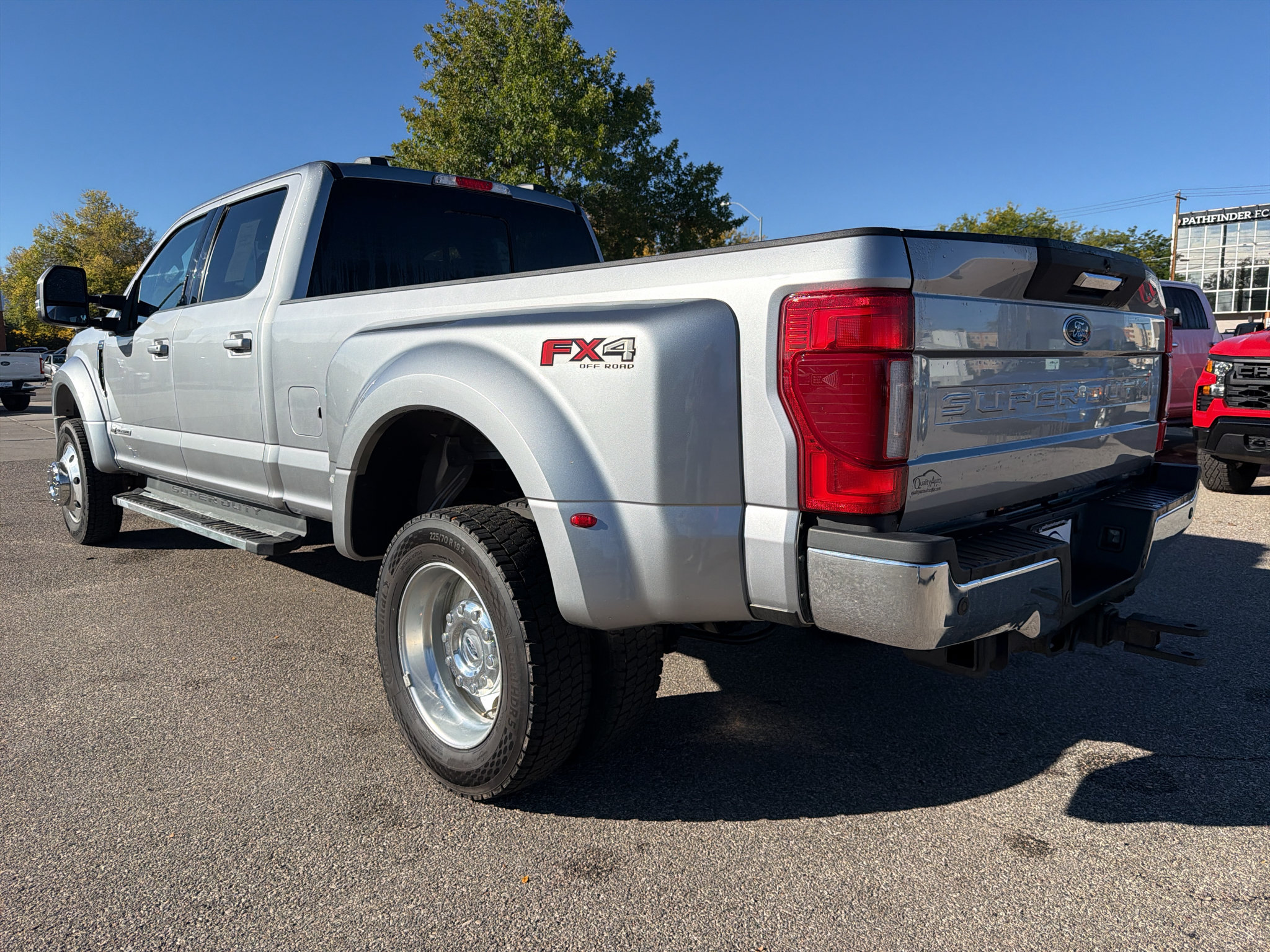 Used 2022 Ford F450 Lariat w/ FX4 Off-Road Package AWD/4WD image 9