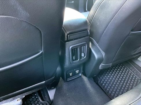 Used 2018 Jeep Compass Latitude w/ Popular Equipment Group image 28