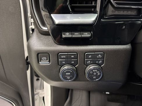 Used 2023 Chevrolet Silverado 1500 High Country w/ High Country Premium Package image 29