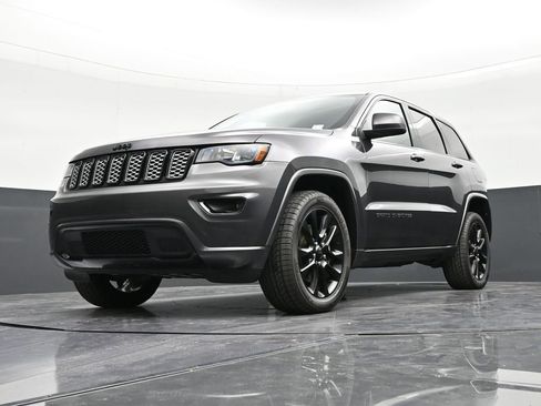 Used 2021 Jeep Grand Cherokee Laredo X image 20