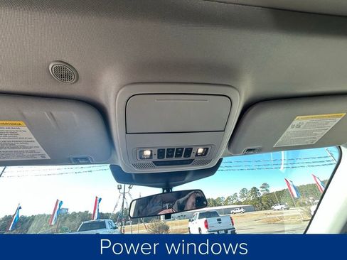 Used 2022 Ford Explorer XLT w/ Equipment Group 202A image 33