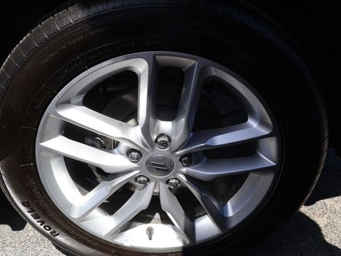 Used 2024 Dodge Durango GT RWD image 4