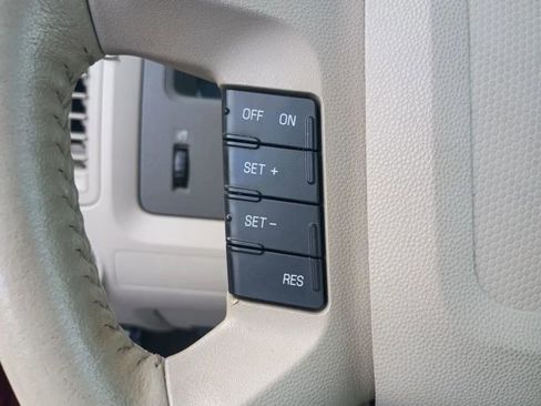 Used 2009 Ford Escape XLS image 15