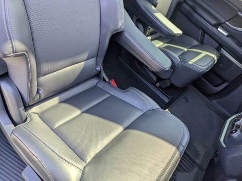 Certified 2025 Ford Expedition Platinum w/ Stealth Performance Package AWD/4WD image 37