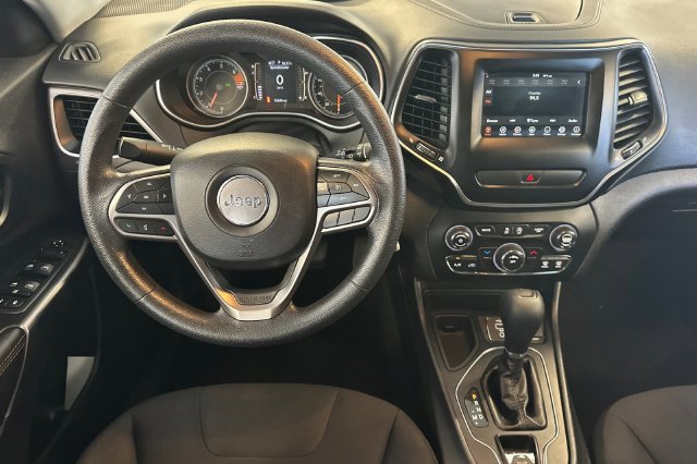 Used 2019 Jeep Cherokee Latitude w/ Popular Appearance Group FWD image 16
