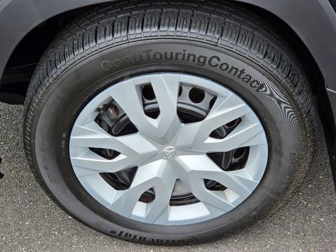 Used 2023 Toyota Corolla Cross L AWD/4WD image 18