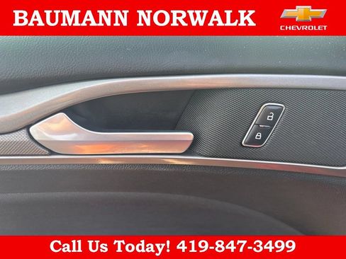 Used 2017 Ford Fusion SE w/ Fusion SE Technology Package FWD image 15