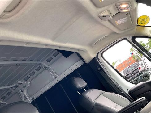 Used 2025 RAM ProMaster 2500 w/ Convenience Group FWD image 21