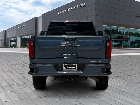 Used 2024 GMC Sierra 2500 Denali Ultimate AWD/4WD image 4