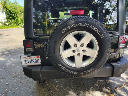 Used 2014 Jeep Wrangler Sport w/ Quick Order Package 24S AWD/4WD image 15