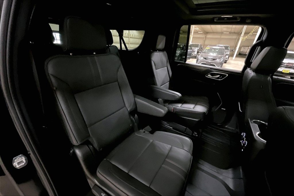 Used 2024 Chevrolet Suburban RST w/ Luxury Package AWD/4WD image 26