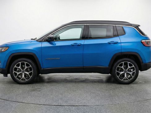 Used 2025 Jeep Compass Limited image 5
