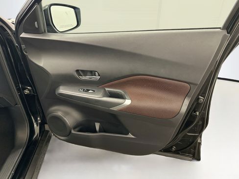 Used 2024 Nissan Kicks SR FWD image 31