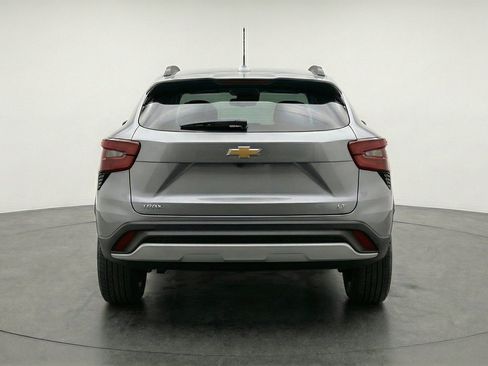 Used 2025 Chevrolet Trax LT w/ LT Convenience Package FWD image 7