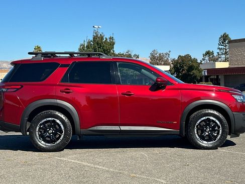 Used 2024 Nissan Pathfinder Rock Creek AWD/4WD image 2