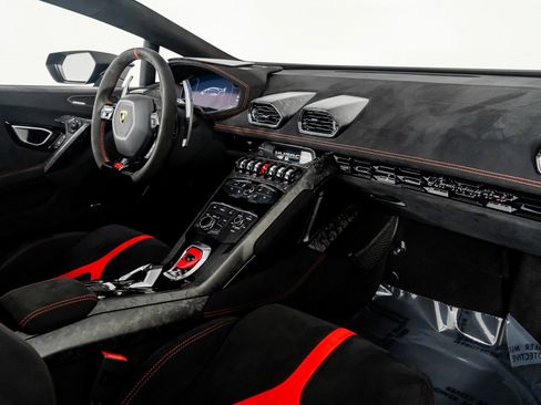 Used 2018 Lamborghini Huracan Performante image 57