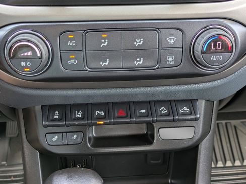 Used 2022 Chevrolet Colorado Z71 w/ Safety Package image 20