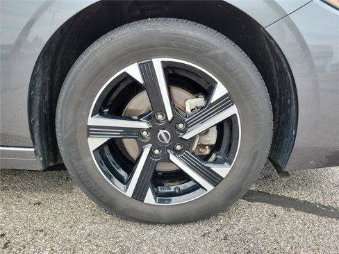 Used 2024 Nissan Sentra SV FWD image 6