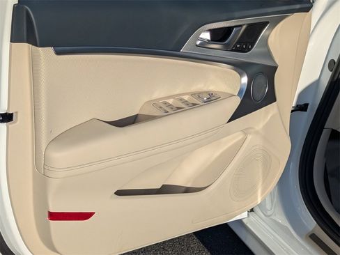 New 2026 Genesis G70 2.5T Prestige image 10