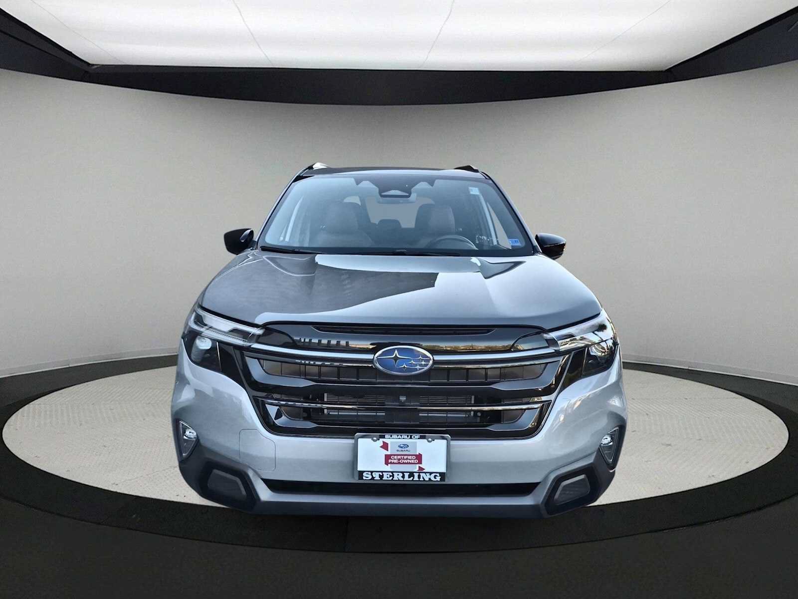 Used 2025 Subaru Forester Touring AWD/4WD image 3