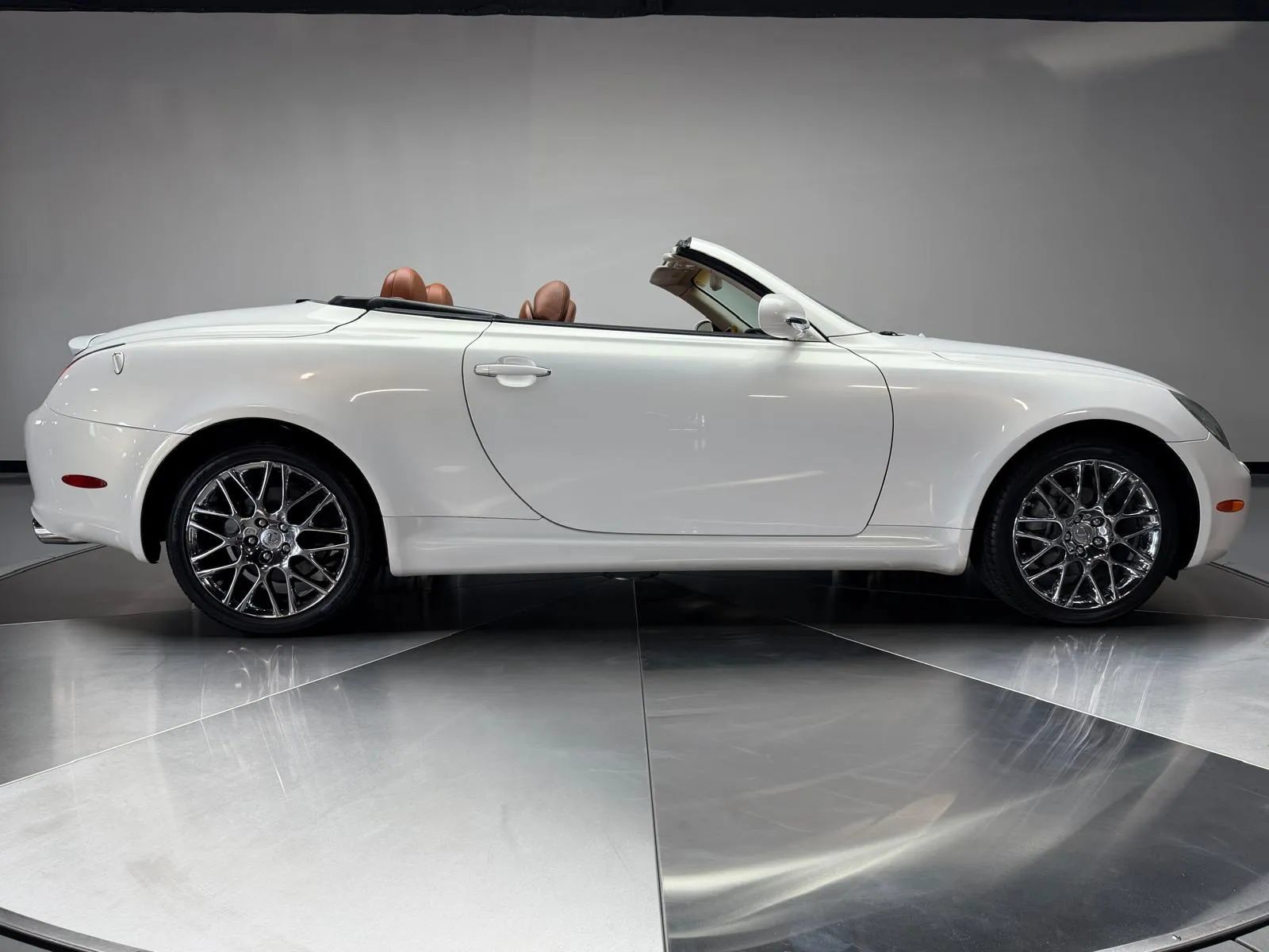 Used 2003 Lexus SC 430 Convertible RWD image 6