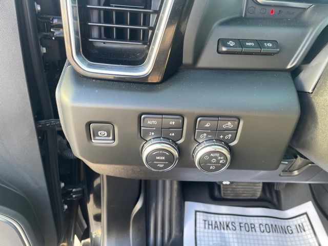 Used 2024 GMC Sierra 2500 Denali w/ Denali Reserve Package AWD/4WD image 11