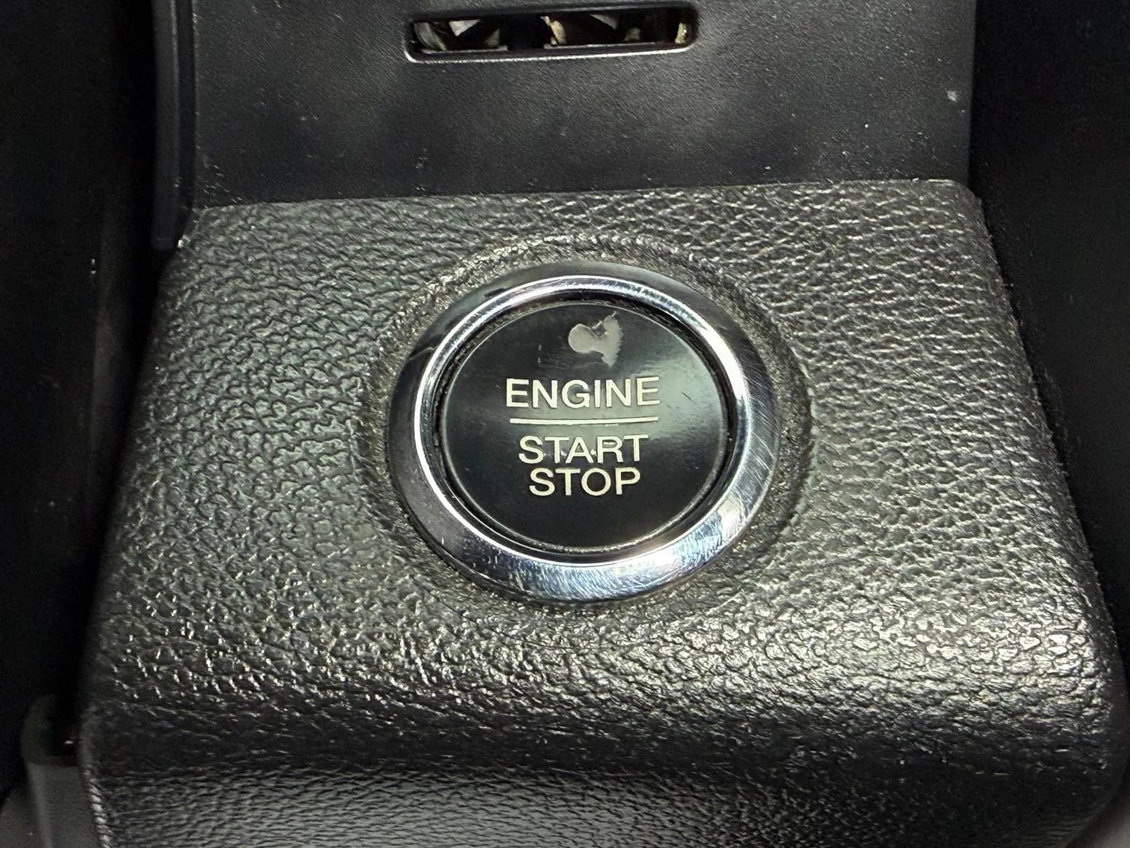 Used 2016 Ford F150 Platinum w/ Equipment Group 701A Luxury AWD/4WD image 32