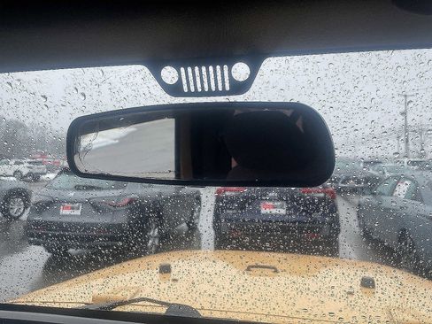 Used 2013 Jeep Wrangler Sport image 23