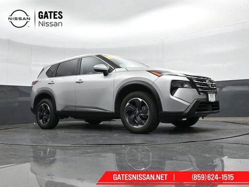 Used 2025 Nissan Rogue SV AWD/4WD image 44