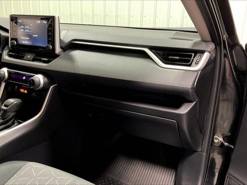Used 2020 Toyota RAV4 XLE w/ Convenience Package image 16
