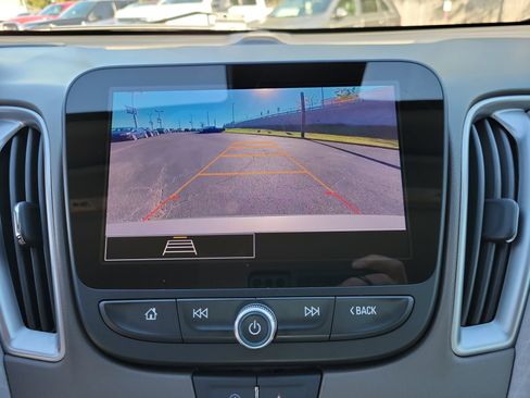 Used 2025 Chevrolet Malibu LT image 14