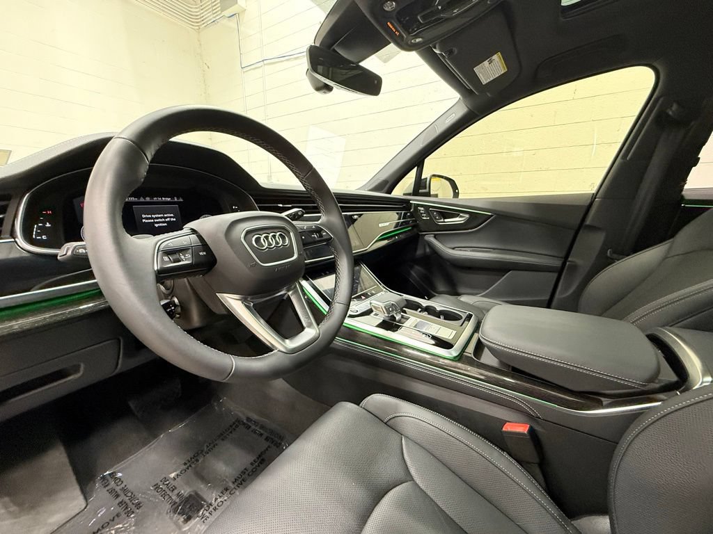 Used 2025 Audi Q7 3.0T Prestige AWD/4WD image 34
