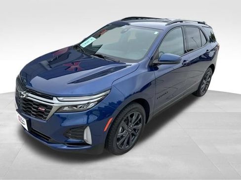 Used 2022 Chevrolet Equinox RS w/ LPO, Floor Liner Package AWD/4WD image 2