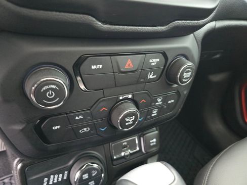 Used 2023 Jeep Renegade Trailhawk w/ Sun/Sound Group image 28